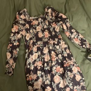 Floral mini/midi dress.